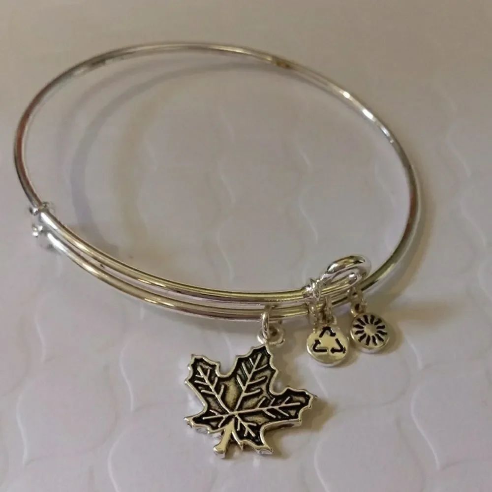 4/$20 Sol Maple Leaf Expandable Wire Bracelet.